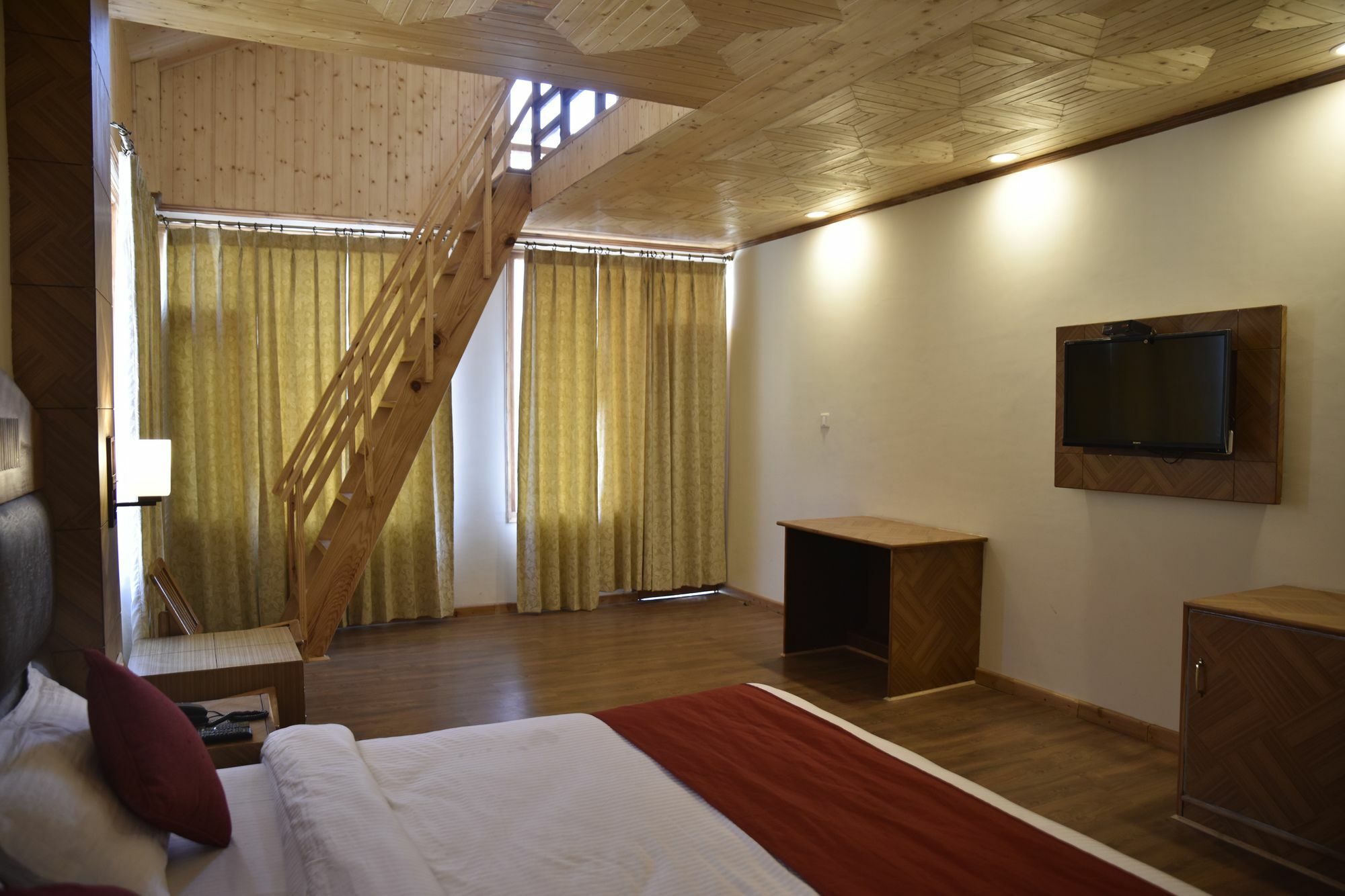Oyo 10255 Hotel Red Apple มะนาลี ภายนอก รูปภาพ